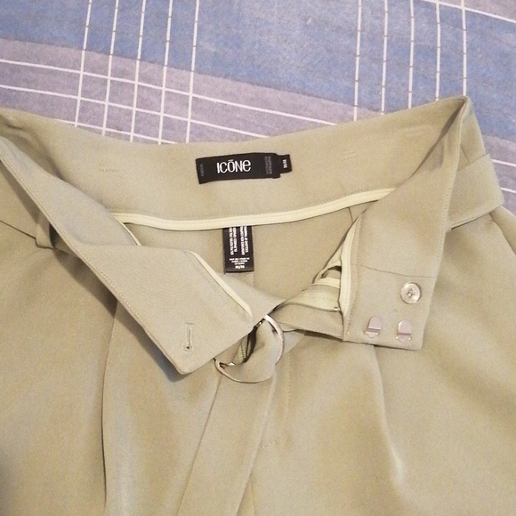 Short pants - Picture 3 of 4